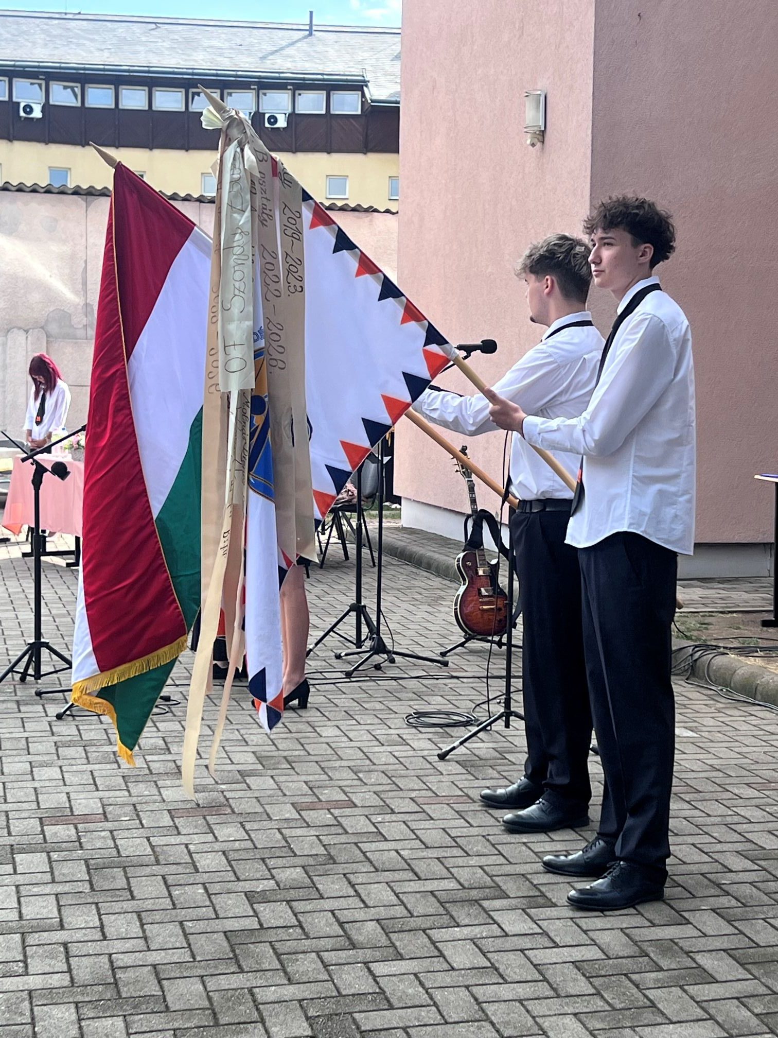 Becsengettek az LMA-ba