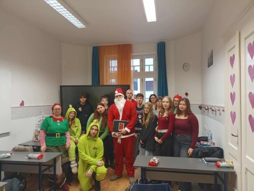 b02281a2-1b7b-411c-bb71-e8a29273c7c6