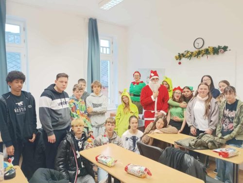 f7697a9f-e103-4e69-b457-c53856dce294