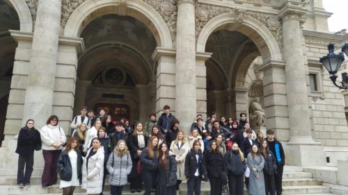 a66b084c-4382-4672-9783-4559011e7fb8