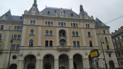 b5e17899-d4c9-49b6-a4c4-d0cfe6671aea